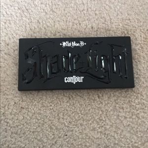 Shade + light creme contour refillable palette